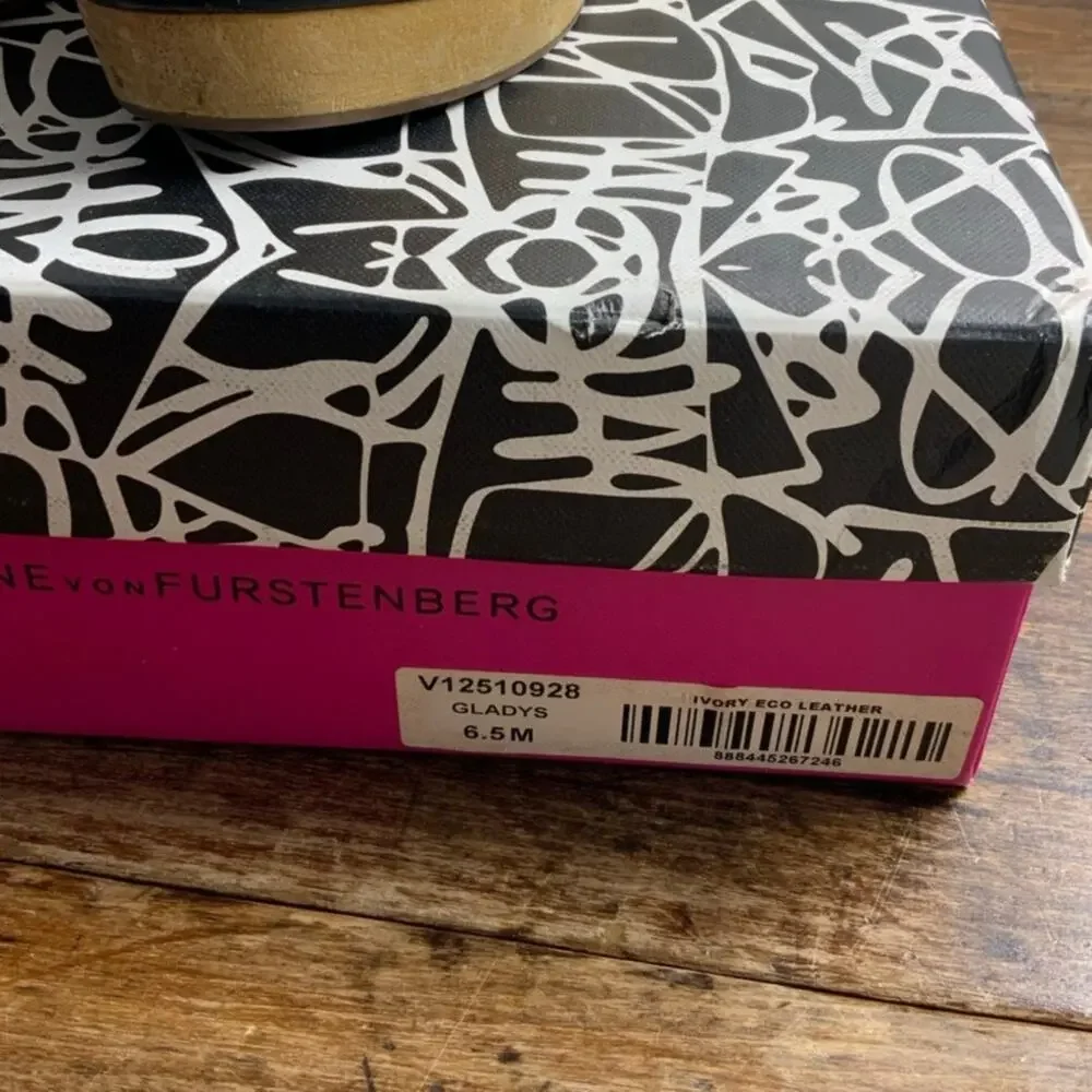 Diane Von Furstenberg comfort wedge